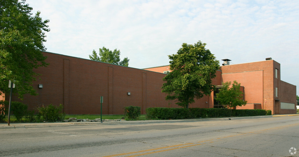 925 Martin Luther King Jr Dr, North Chicago, IL for sale - Primary Photo - Image 1 of 1