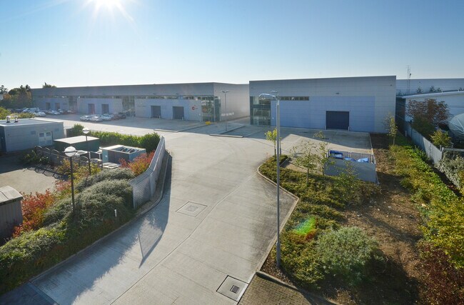 More details for Chippenham Dr, Milton Keynes - Industrial to Rent