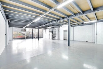 Light Industrial in Pantin for sale Interior Photo- Image 2 of 4