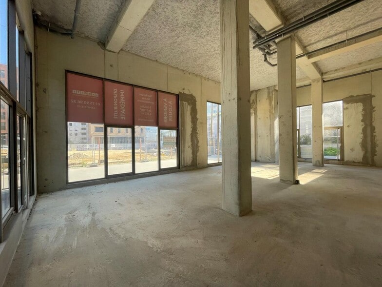 Light Industrial in Vitry-sur-Seine for sale - Interior Photo - Image 2 of 7