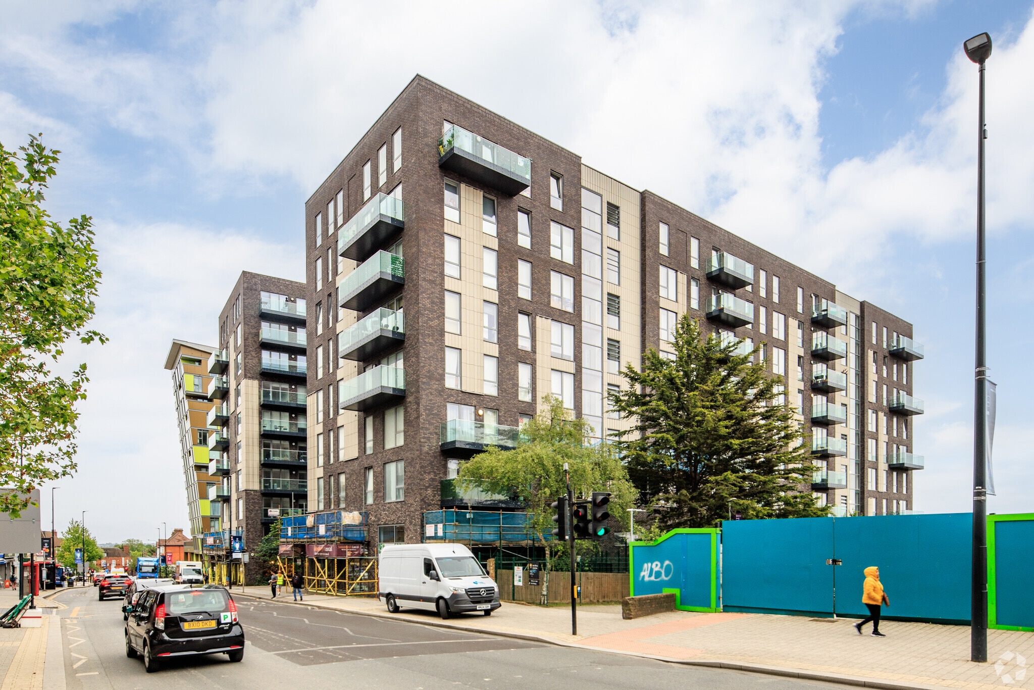 345 High Rd, Wembley to rent Primary Photo- Image 1 of 5