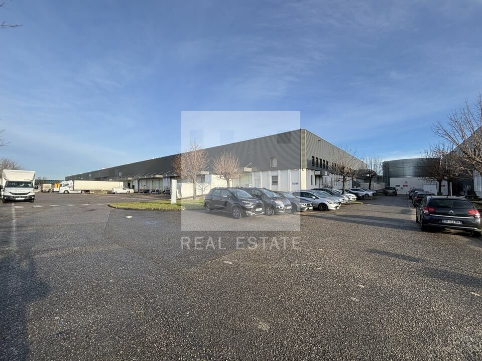7 Rue André Sentuc, Vénissieux to rent Building Photo- Image 1 of 13