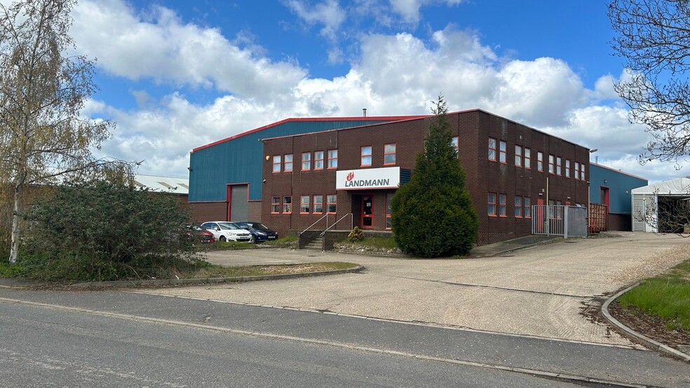 6 Blackstone Rd, Huntingdon for sale - Building Photo - Image 2 of 6