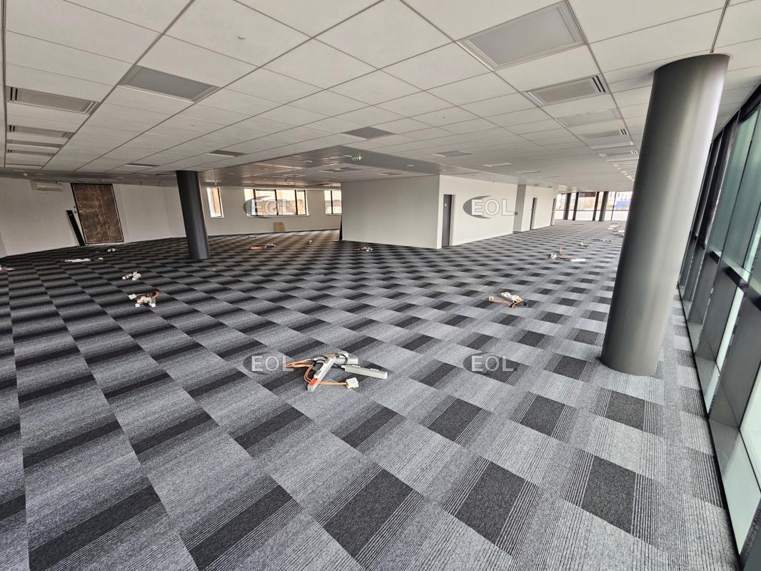 Office in Ivry-sur-Seine to rent Interior Photo- Image 1 of 33