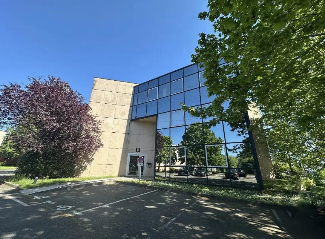 Office in Labège to rent Building Photo- Image 1 of 6