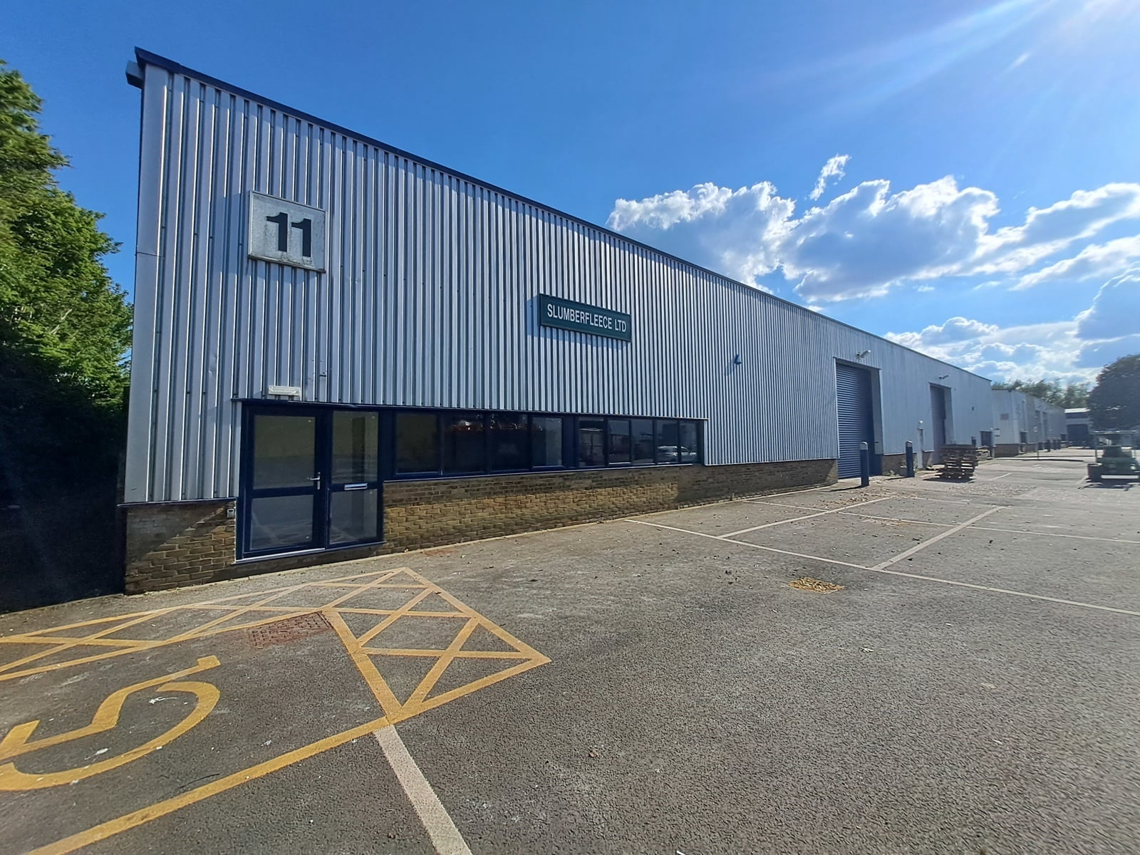 Arkwright Rd, Bedford to rent Building Photo- Image 1 of 2