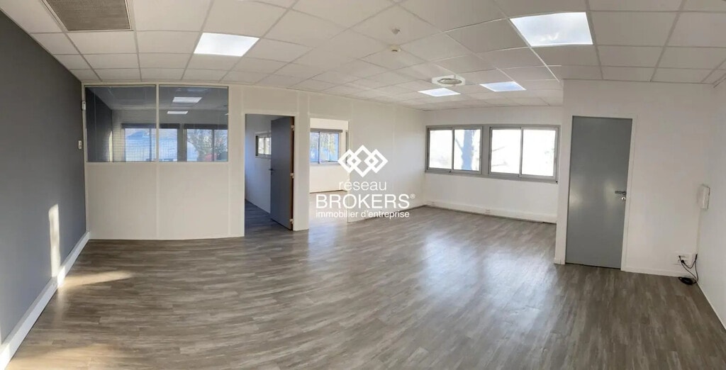 Vente Bureaux 67 m² - Photo 1