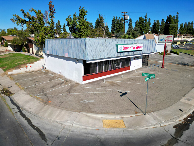 2200 Columbus St, Bakersfield, CA for sale - Building Photo - Image 2 of 11