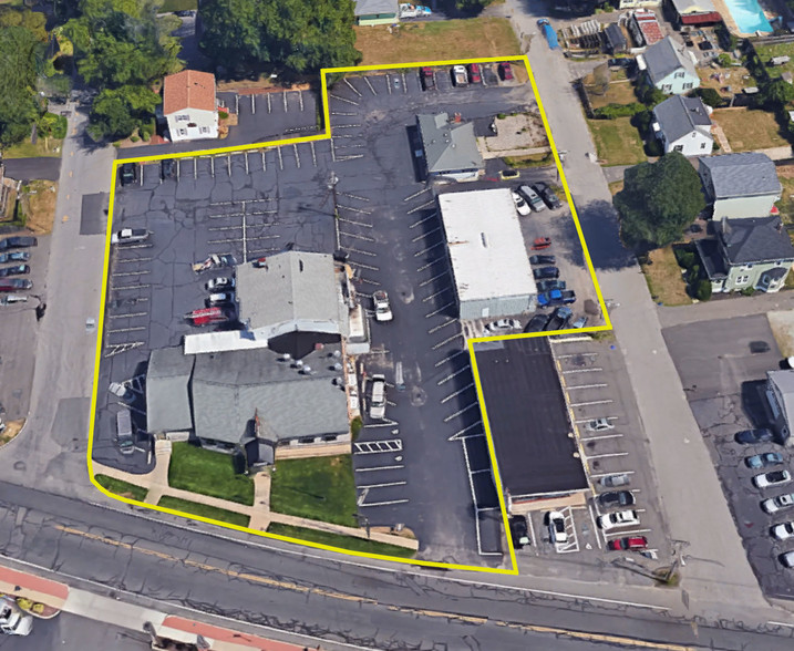 621 N Main St, East Longmeadow, MA for sale - Aerial - Image 1 of 1