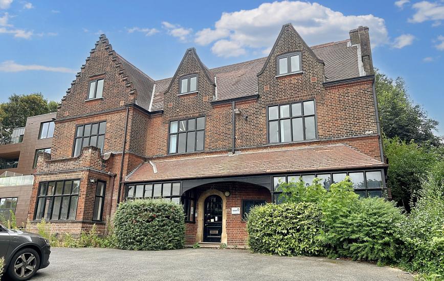 Riverside Rd, Norwich to rent Building Photo- Image 1 of 4