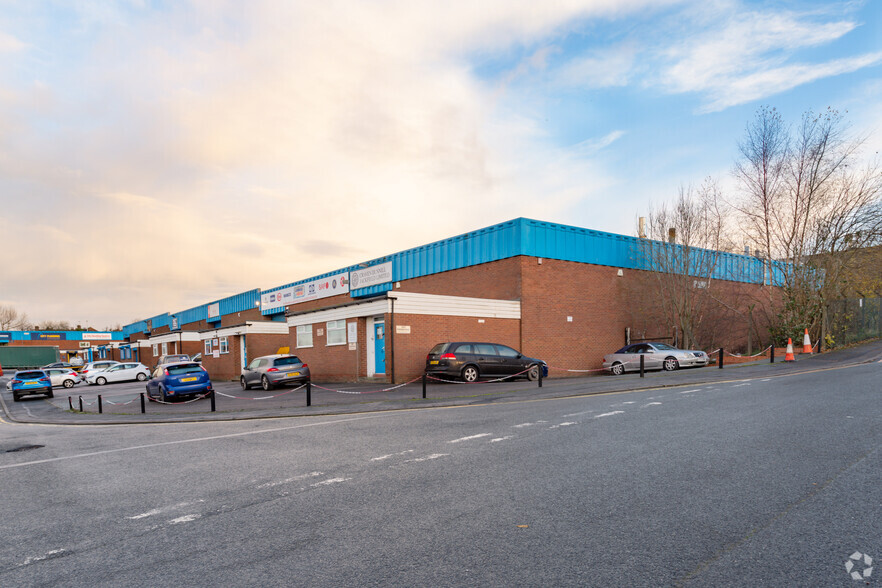 Sneyd Hl, Stoke On Trent for rent - Building Photo - Image 2 of 2