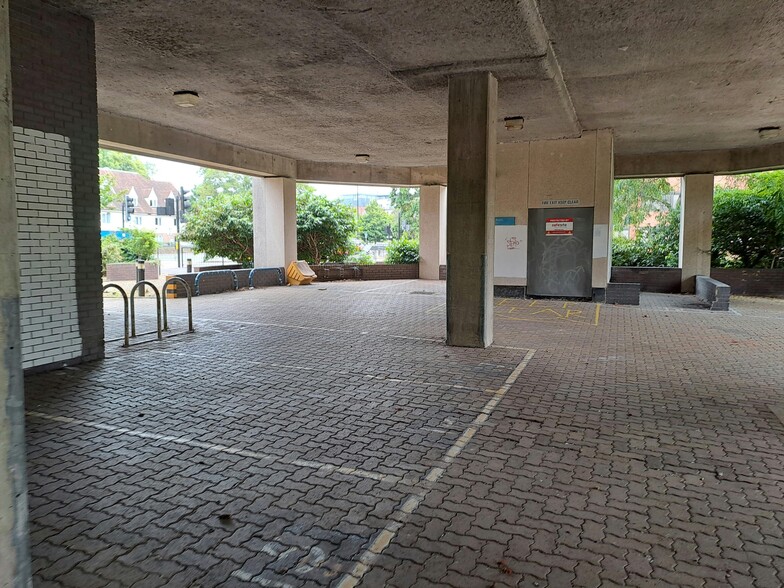 South St, Staines for sale - Building Photo - Image 3 of 4