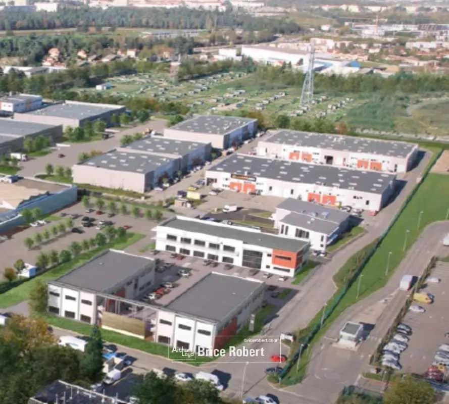 Light Industrial in Saint-Priest to rent Building Photo- Image 1 of 2