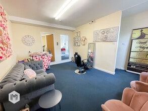 200-202 Deane Rd, Bolton to rent Interior Photo- Image 2 of 10