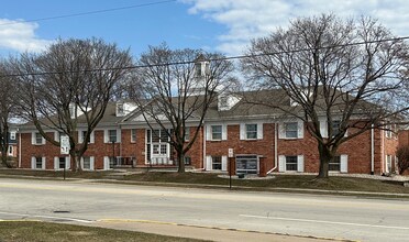 916 Willard Dr, Ashwaubenon, WI for rent Building Photo- Image 1 of 5