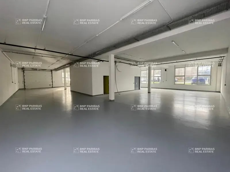 Light Industrial in Villiers-sur-Marne to rent Interior Photo- Image 1 of 11