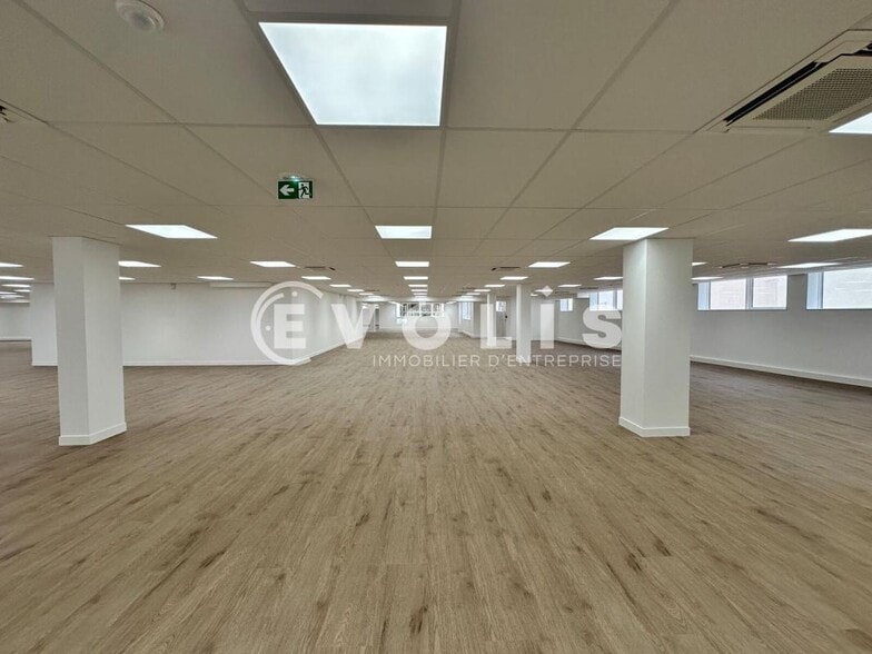 19-21 Rue Saint-Denis, Boulogne-Billancourt to rent - Building Photo - Image 2 of 36