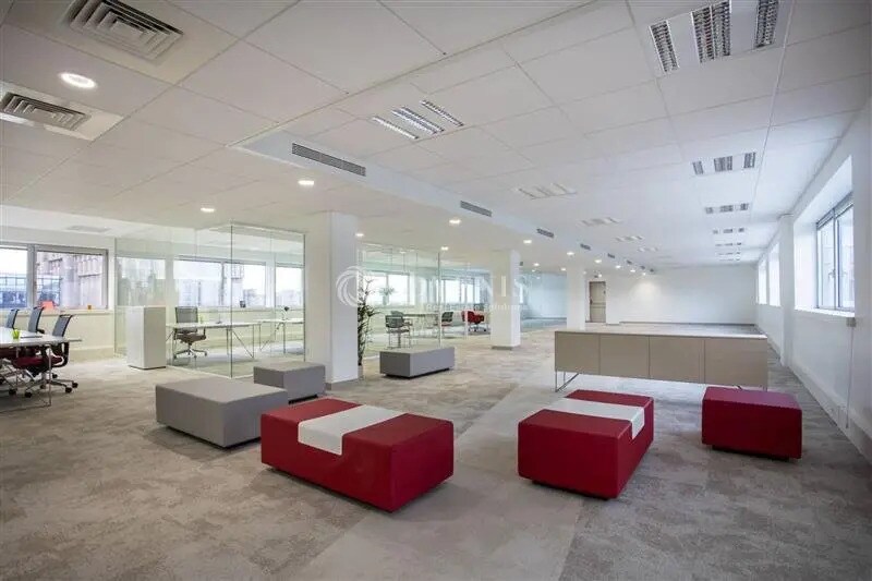 Office in Noisy-le-Grand to rent - Building Photo - Image 1 of 12
