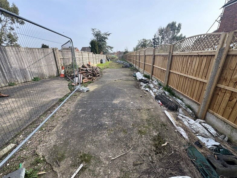 9 Coronation St, Overseal for sale - Building Photo - Image 1 of 4