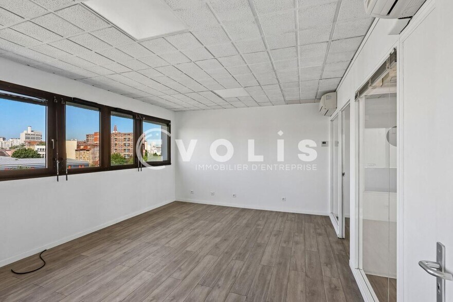 Office in Ivry-sur-Seine to rent - Interior Photo - Image 3 of 15