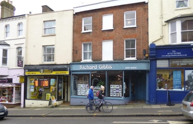 More details for 6 Holywell Hl, St Albans - Retail to Rent