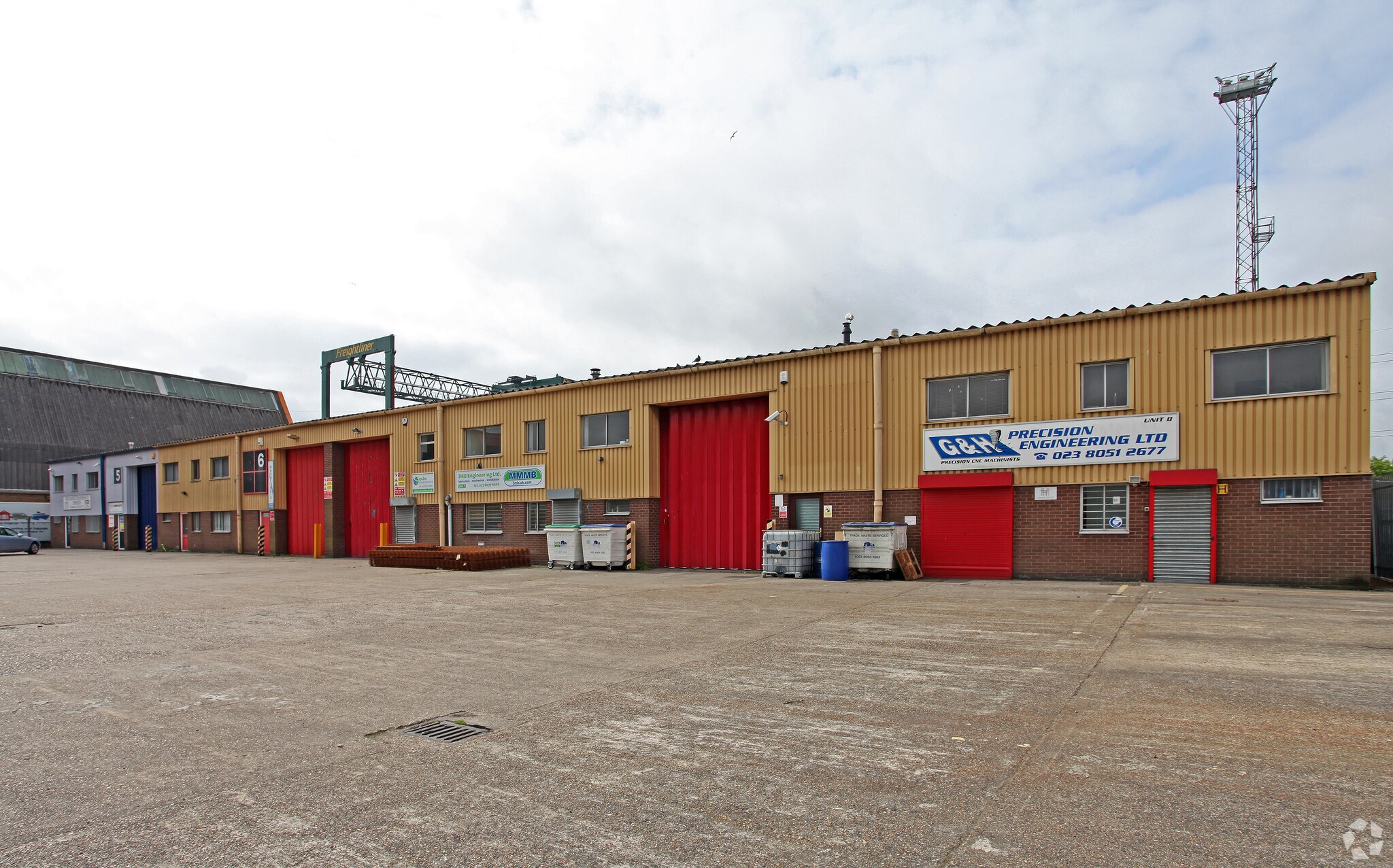 Manor House Av, Southampton for sale Primary Photo- Image 1 of 1