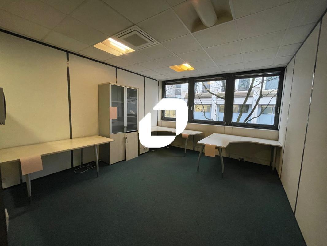 Office in Sèvres to rent Interior Photo- Image 1 of 15