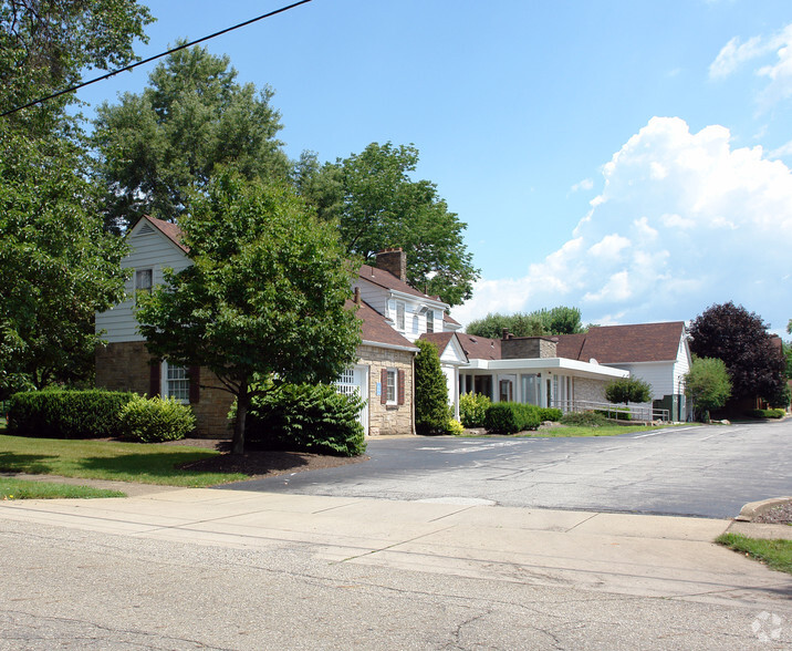 2614 E Market St, Warren, OH for sale - Primary Photo - Image 3 of 4