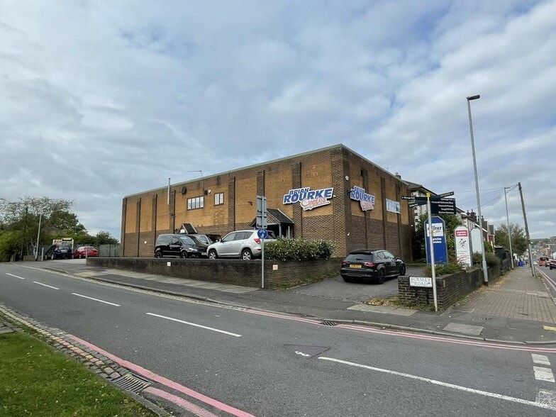 194 Waterloo Rd, Stoke On Trent to rent - Building Photo - Image 2 of 27