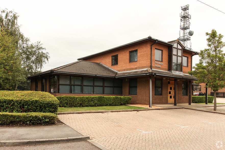 Woodlands Ln, Bradley Stoke to rent - Building Photo - Image 2 of 2