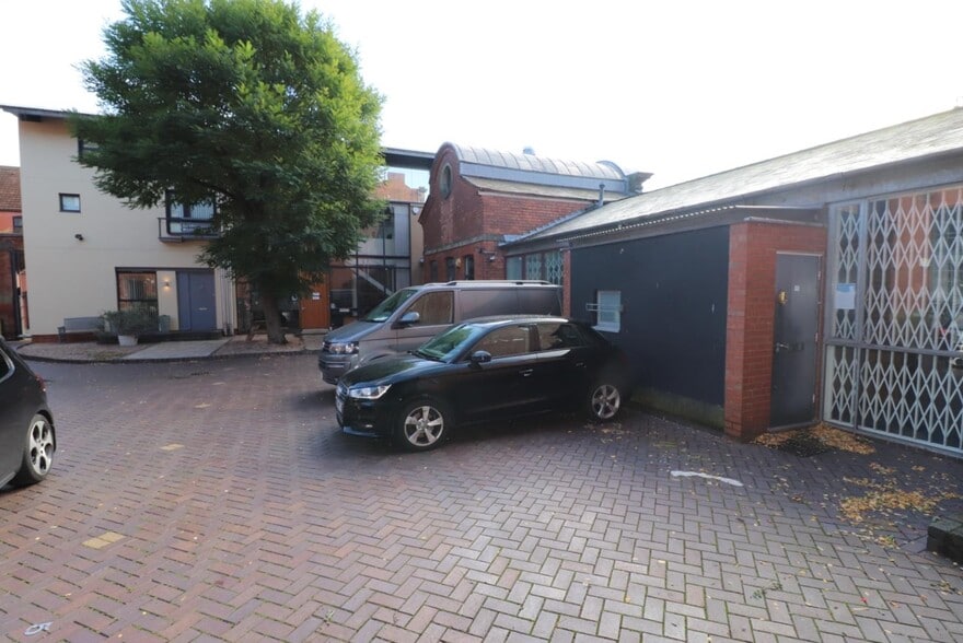 16 Graham St, Birmingham to rent - Building Photo - Image 2 of 3