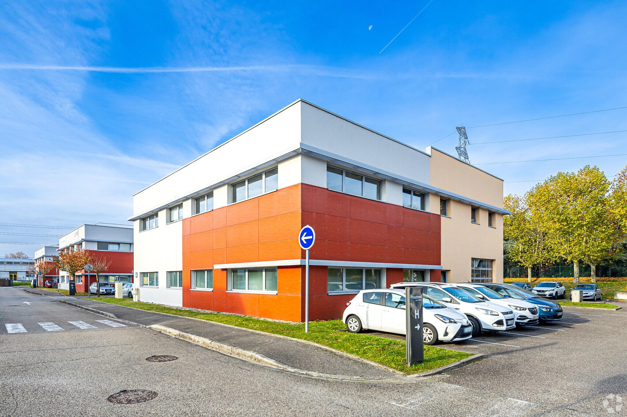 50 Rue Jean Zay, Saint-Priest to rent Primary Photo- Image 1 of 4