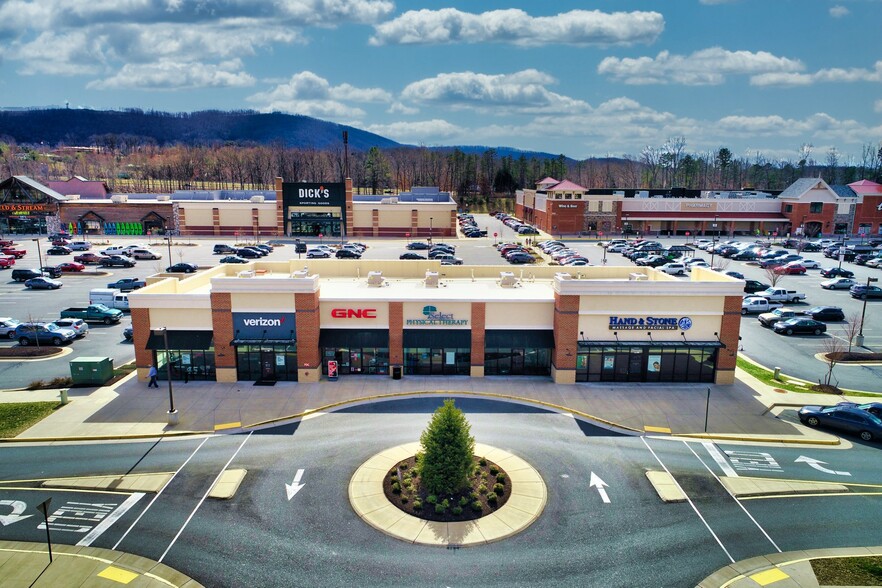 250 Merchant Walk Ave, Charlottesville, VA for sale - Building Photo - Image 1 of 1