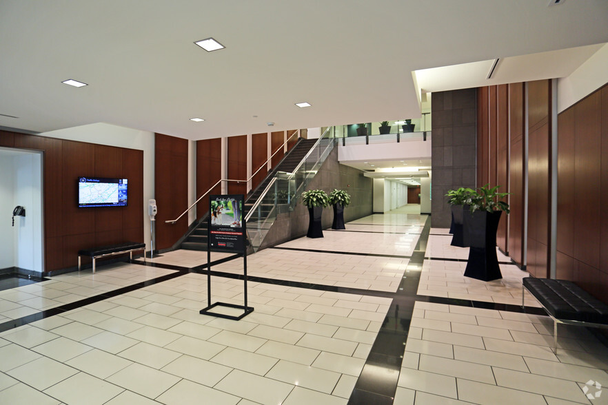 3805 West Chester Pike, Newtown Square, PA for rent - Lobby - Image 2 of 10