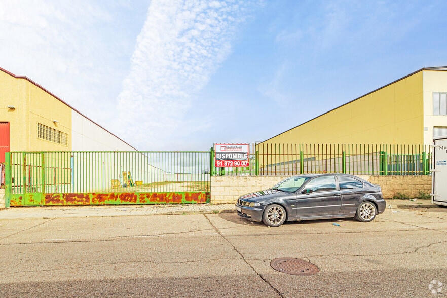 Calle Plata, 49, Loeches, Madrid for sale - Primary Photo - Image 1 of 2