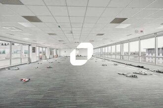 Office in Gennevilliers to rent Building Photo- Image 2 of 10
