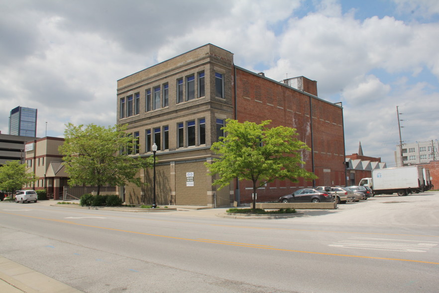 536 E Market St, Indianapolis, IN for sale - Building Photo - Image 1 of 1