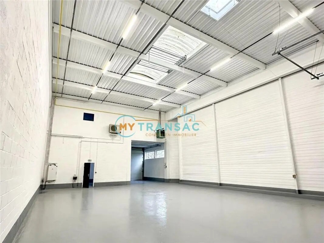 Light Industrial in Bonneuil-sur-Marne to rent Interior Photo- Image 1 of 9