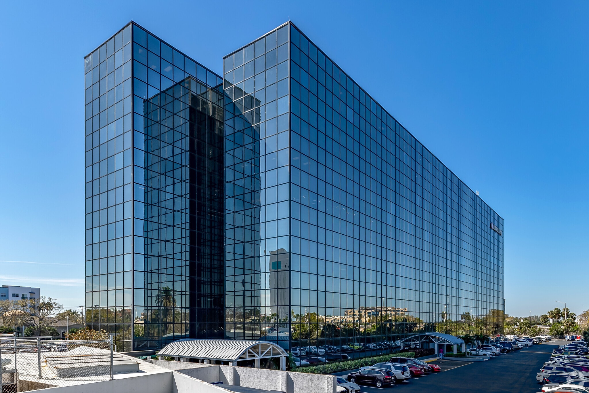 5401 W Kennedy Blvd, Tampa, FL to rent Building Photo- Image 1 of 16