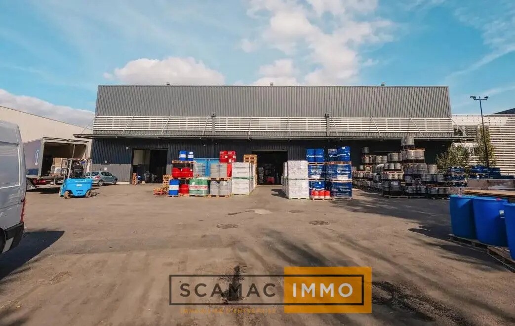 Industrial in LES MILLES to rent Building Photo- Image 1 of 5