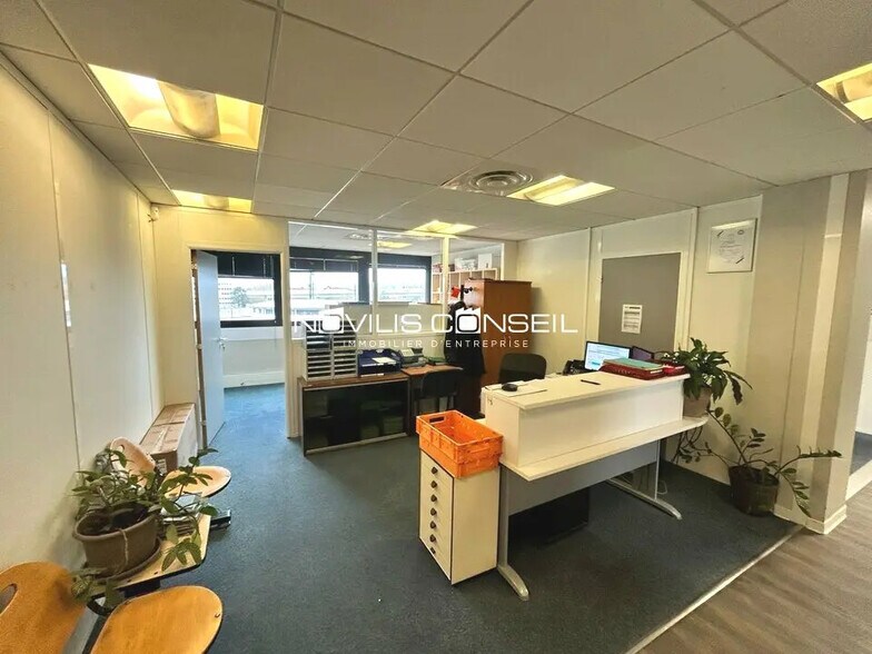 Office in Toulouse to rent - Building Photo - Image 1 of 7