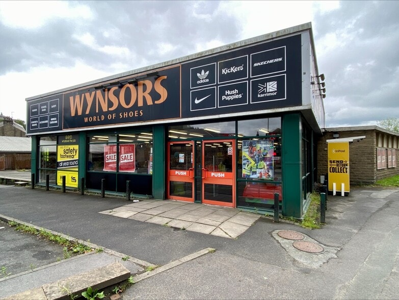 Newchurch Rd, Bacup to rent - Primary Photo - Image 1 of 4