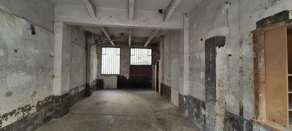 Build-to-Rent in Paris for sale - Interior Photo - Image 2 of 11