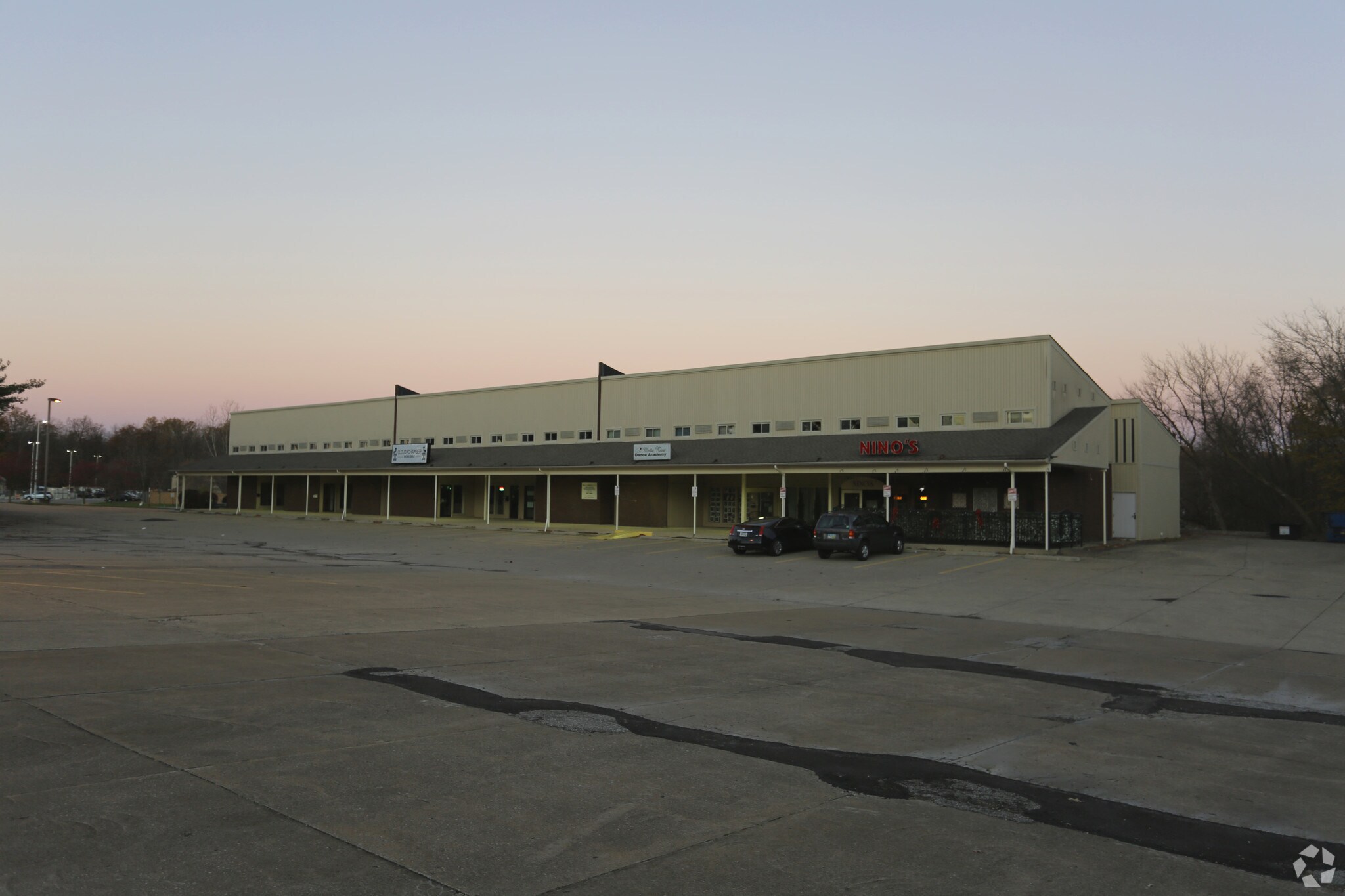 32652-32676 Center Ridge Rd, North Ridgeville, OH to rent Primary Photo- Image 1 of 2