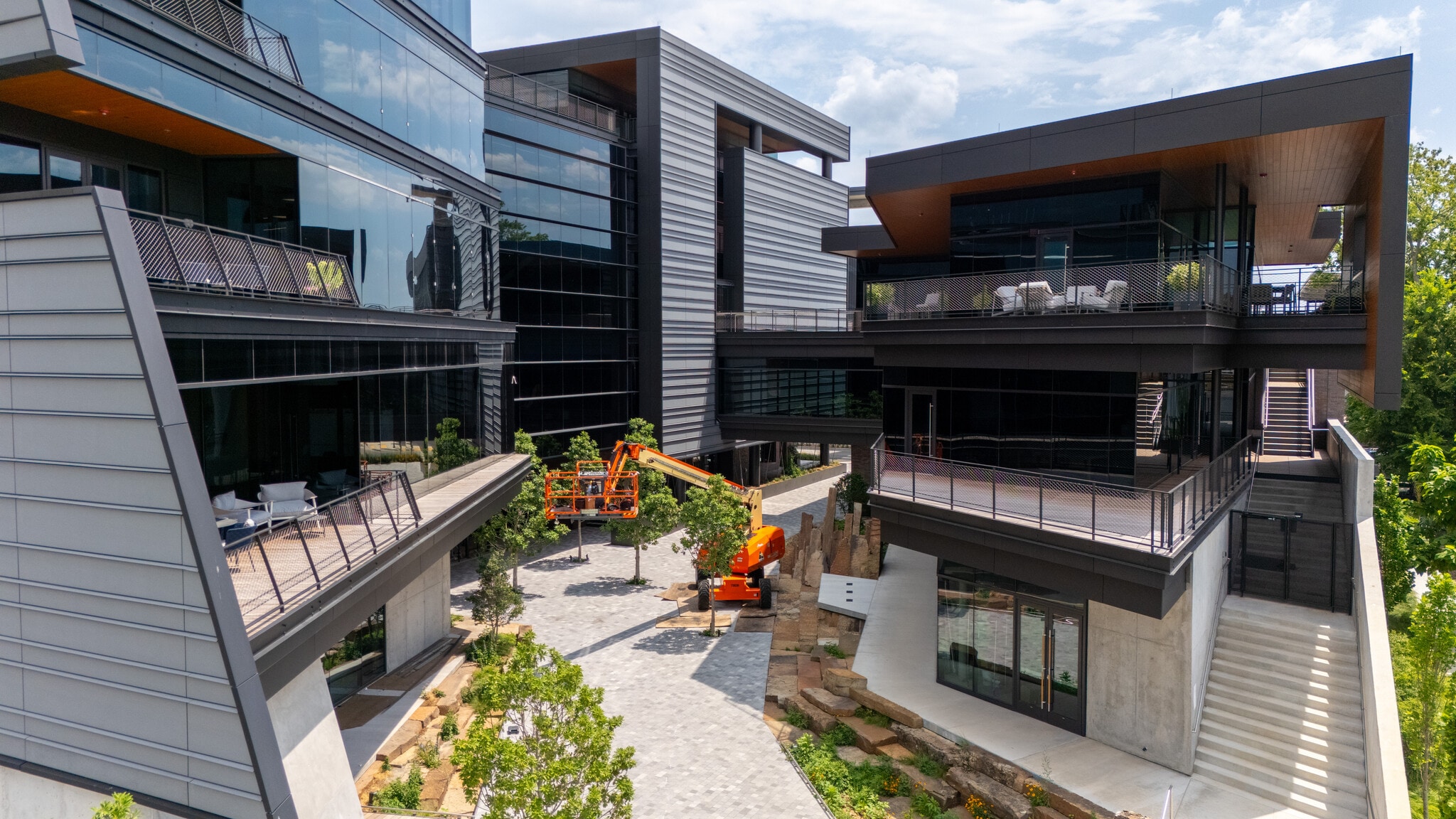 215 NW A St, Bentonville, AR to rent Building Photo- Image 1 of 6