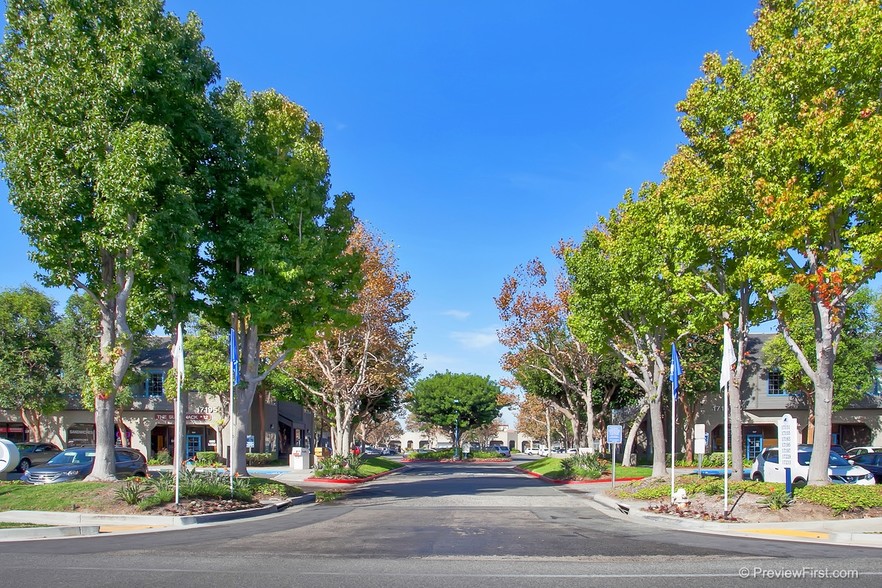 17151 Newhope St, Fountain Valley, CA for rent - Building Photo - Image 1 of 11