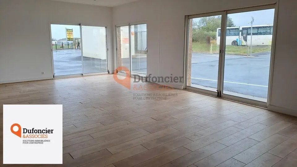 Location Entrepôt 290 m² - Photo 1