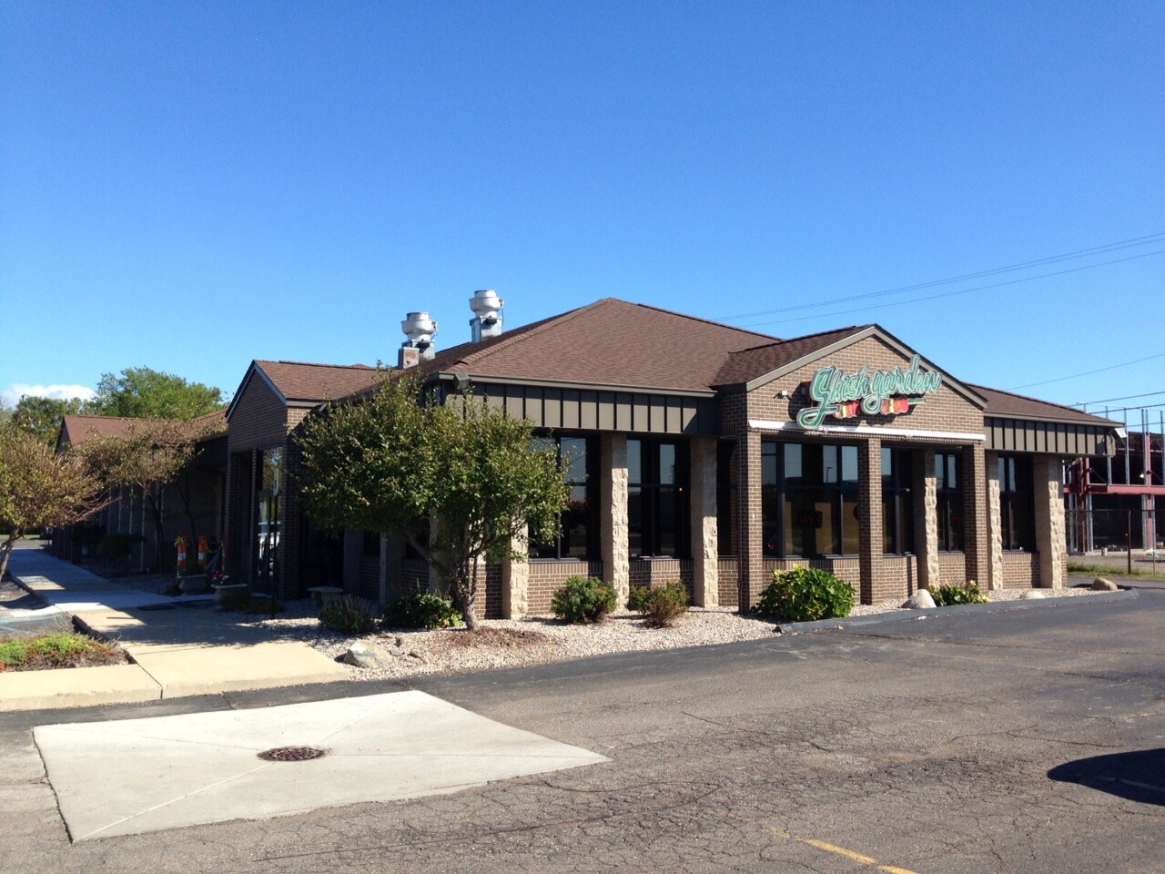 22673 Allen Rd, Woodhaven, MI to rent Building Photo- Image 1 of 9