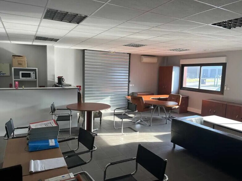 Light Industrial in Blanquefort for sale - Interior Photo - Image 3 of 5
