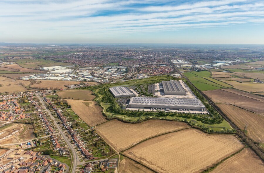 Watling St, Hinckley to rent - Primary Photo - Image 1 of 1
